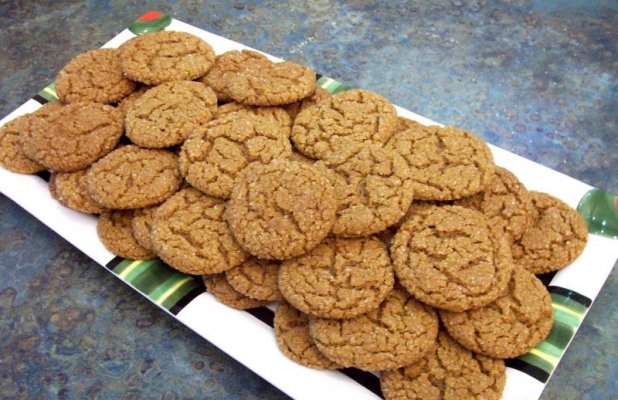molassas cookies - Copy.jpg