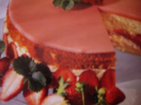 fraisier french glaze cake.jpg