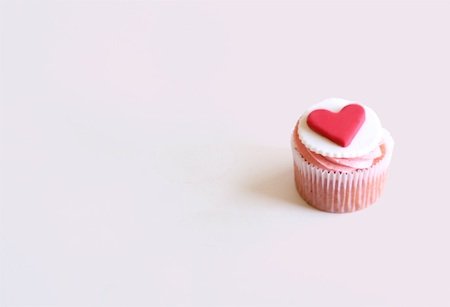 Valentines_day_cupcakes_cupcakes-n-macarons_s04.jpg