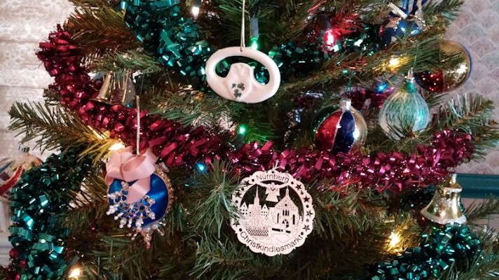 Christmas tree 2014-ornaments 1.jpg