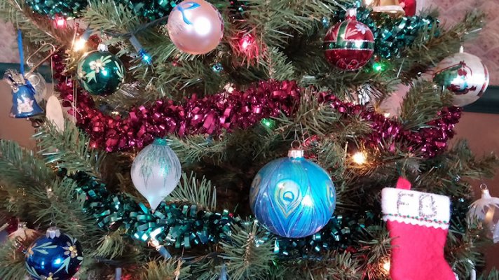 Christmas tree 2014-ornaments 3.jpg