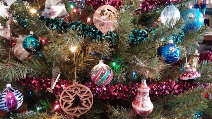 Christmas tree 2014-ornaments 4.jpg