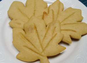 maple-leaf-cookies-300w.jpg