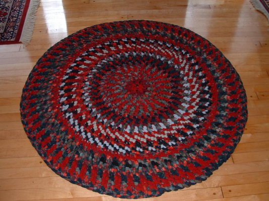 Braided looped rugs 003.jpg