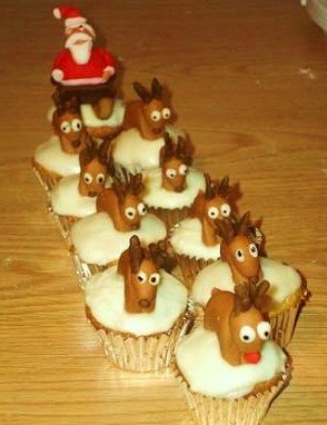 foodart-reindeercupcakes.jpg