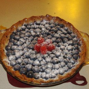 Blueberry Pie with powdered sugar