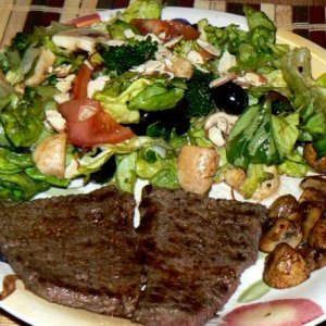 Chuck steak, sautéed mushrooms and salad