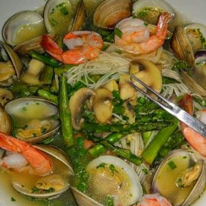 Somen noodles with shrimp & clams