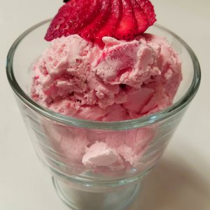 HM Strawberry Ice-cream.