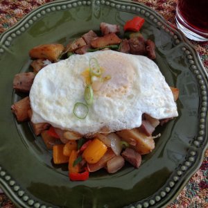 Prime Rib Hash
I made a nice sized pan of it for supper the other night, using some leftover Prime Rib from Date Night Out, but of course there was MO