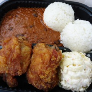 Zippy's Restaurant in Hawaii, we must have Fried Chicken, Chili, Mac Salad and Rice plate lunch