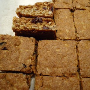 dried cherry oatmeal cookie bars