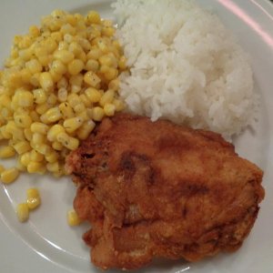A copycat Zippy's Restaurant meal.
A very typical plate of Fried Chicken, steamed White Rice and Corn kernels.