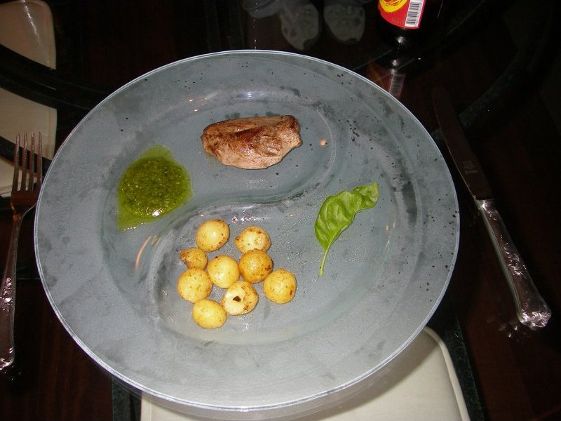 Duck's Magret with fresh pesto and potato