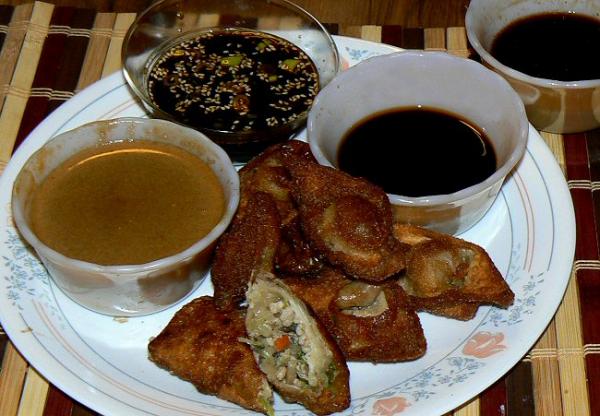 fried wontons and egg roll