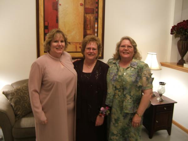 From left to right: Aunt Debbie, Aunt Gina, Aunt Ellen.