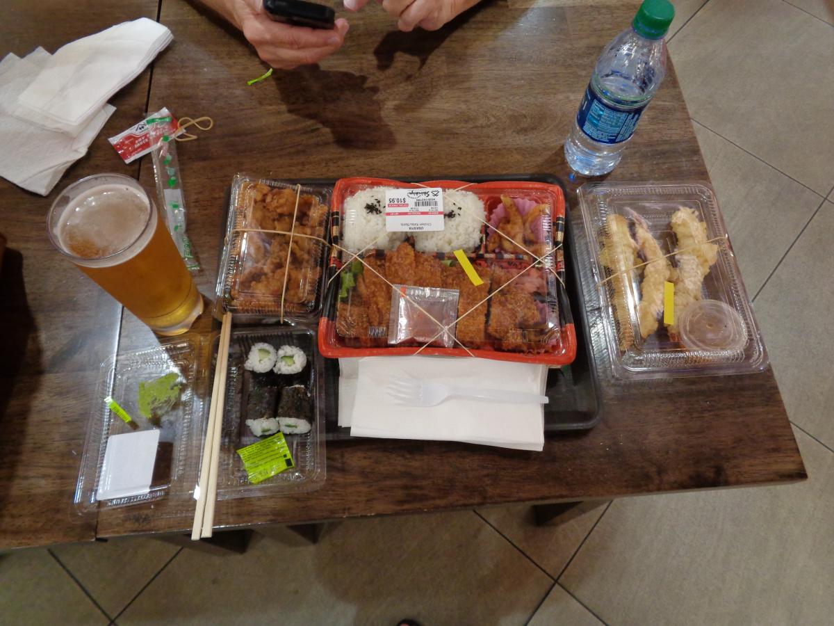Lunch at Shirokiya's Japan Village Walk, we had an assortment of goodies to share, oh and they even have draught Beer!