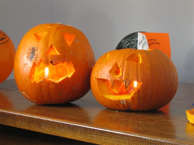 These are the Jack-o-lanters that Tony and I carved this year for Halloween. Having grown up in Italy this was actually the first time that he's ever 