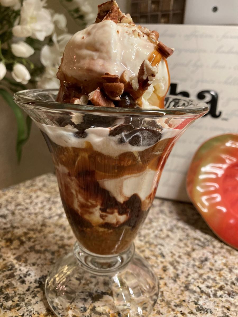 This is what I'm calling a Turtle Sundae.
Tillamook Old Fashion Vanilla Ice Cream, Salted Caramel and Hot Fudge Sauce all layered along with some chop