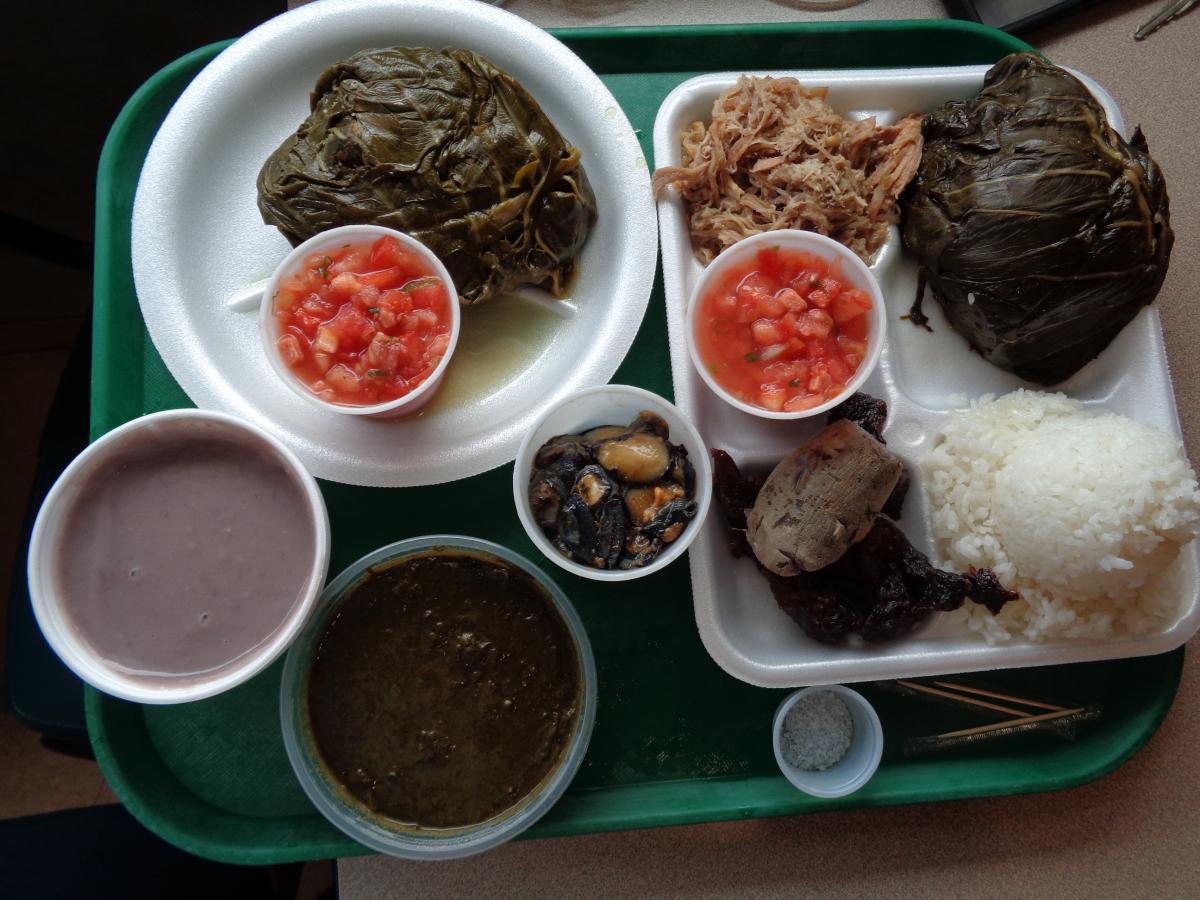 We shared all of this bounty at Young's Fish Market in Kalihi, HAWAIIAN FOOD YAY!!