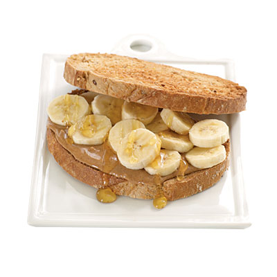 0907p17f-peanut-butter-sandwich-l.jpg