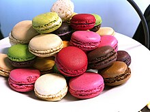 220px-Macarons%2C_French_made_mini_cakes.JPG