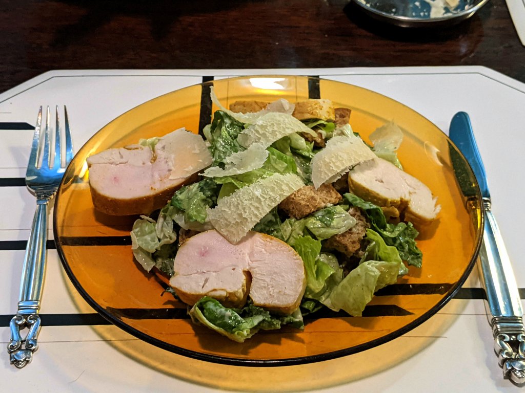 Caesar salad with chicken 2.jpg