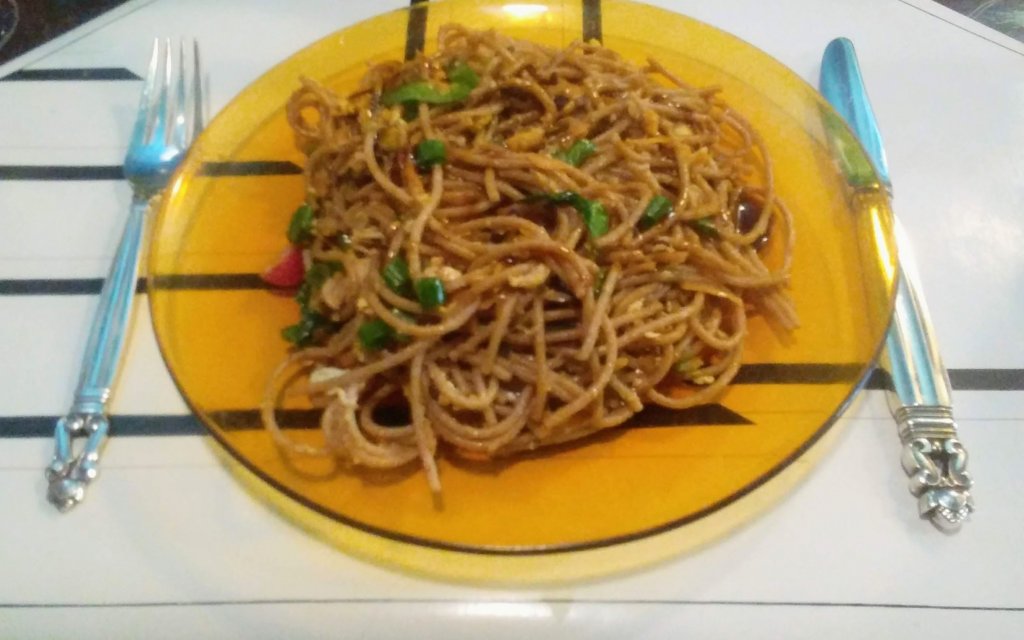 chicken lo mein with eggs and veg.jpg