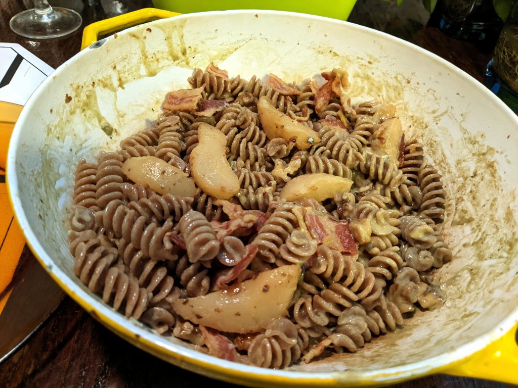 Pasta with blue cheese, pears, and bacon in the pot.jpg