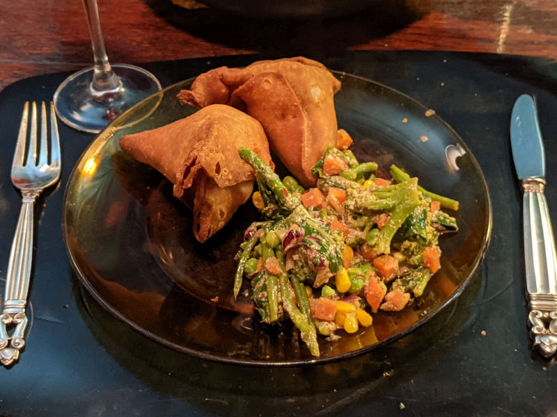 Vegis with curry sauce and store bought chicken samosas sm.jpg