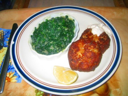 Crabcakes and creamed spinach.JPG