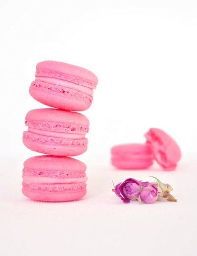 cupcakes-n-macarons_rose-macarons-12.jpg