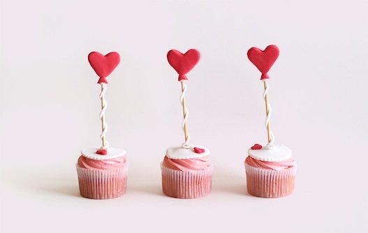 Valentines_day_cupcakes_cupcakes-n-macarons_s03.jpg
