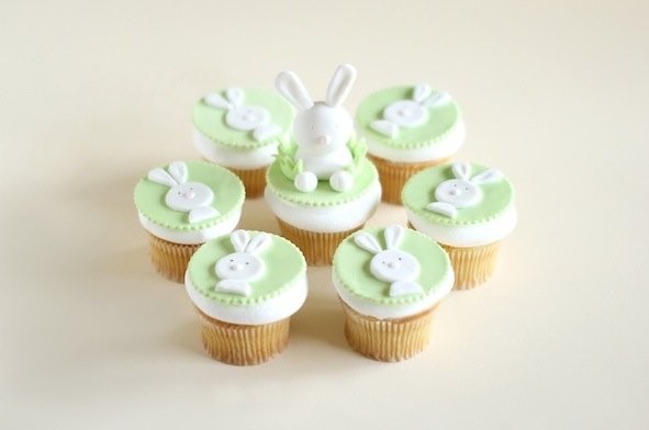 cupcakes-n-macarons_easter bunny cupcakes 1.jpg