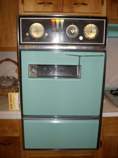turquoise oven.jpg