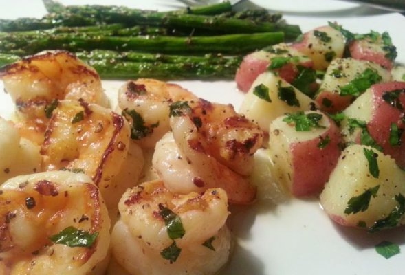 pan seared shrimp with garlic butter.jpg
