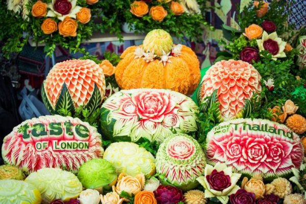 Taste-of-Thailand-Fruit-Carving-Display.jpg
