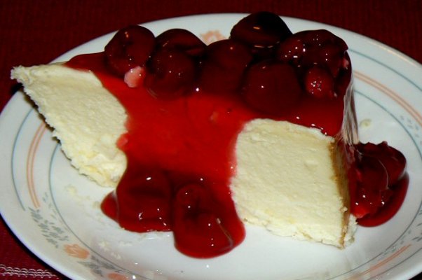 cheesecake_slice_cherry_topping_042411_P1080261.JPG