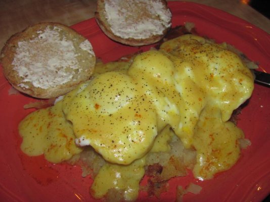 Diner Eggs Benedict Arnold (2).jpg