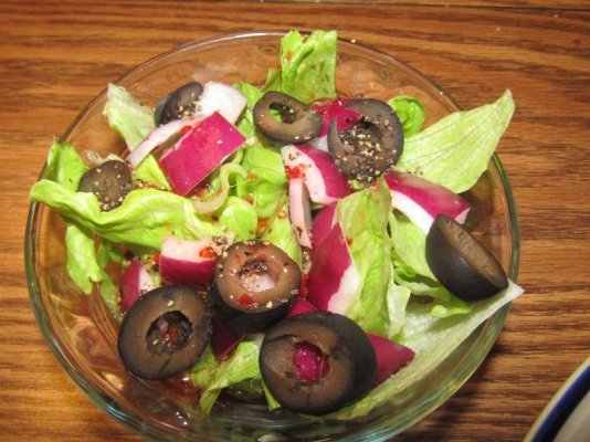 Salad, Iceberg, Red Onion & Black Olive.jpg