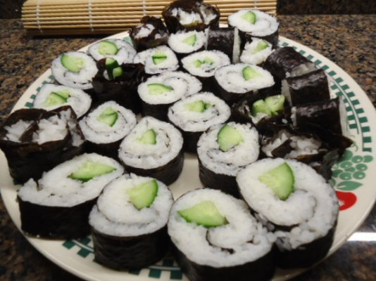 cucumber maki sushi.jpg