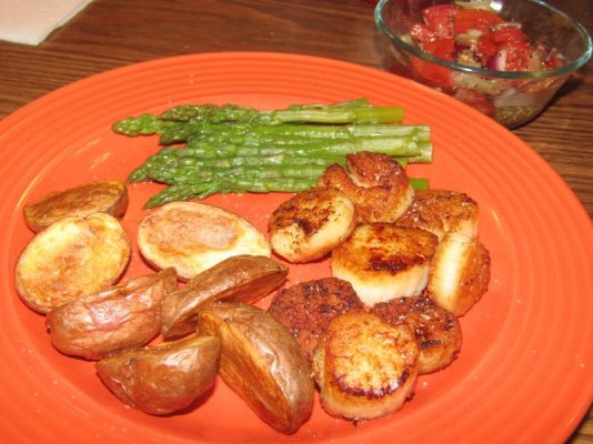 Scallops, Seared, Roasted Baby Reds.jpg