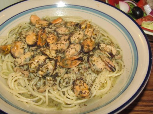 Mussels in White Clam Sauce.jpg