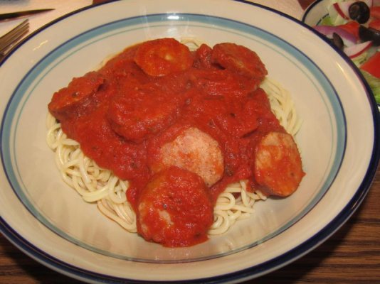 Spaghetti & Keilbasa.jpg