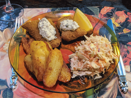 Breaded haddock, cole slaw, home fries, and remoulade, Stirling's plate.gif