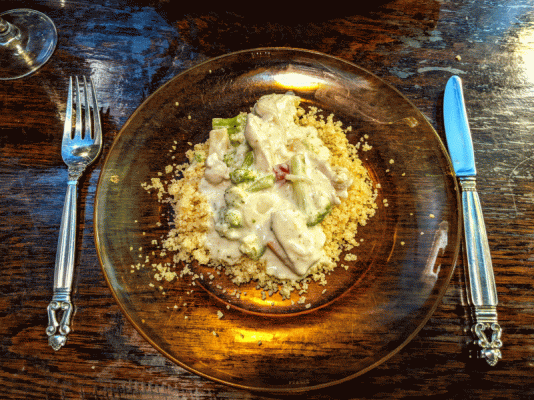 Chicken and vegis in a Thai green curry and coconut milk sauce on bulgur.gif