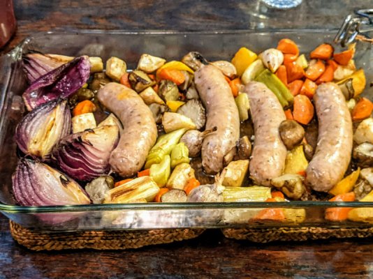 Italian sausage and veggies tray bake.jpg