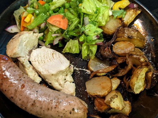 Roasted onion sausage, chicken, sunroots, and 'shrooms, with a salad sm.jpg
