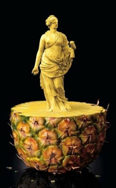 FoodArt-Pineapple-WMFknivesAd.jpg