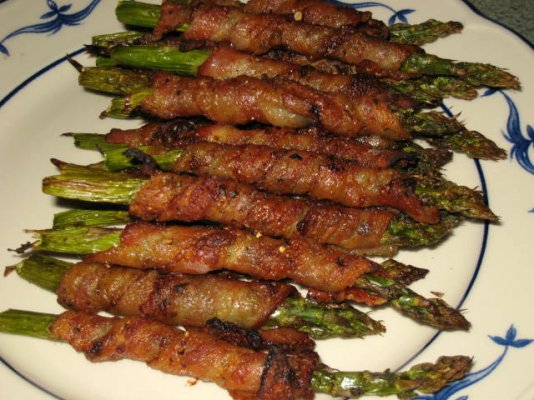 grilled asparagus plated.jpg